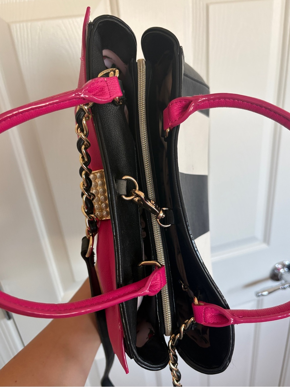 Betsey Johnson Black & White Stripe Satchel with Hot Pink Bow & Pearls - Picture 10 of 16